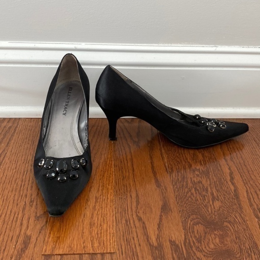 Ellen Tracy Wyanet Vintage Silk Pointed-Toe Embellished Heels
